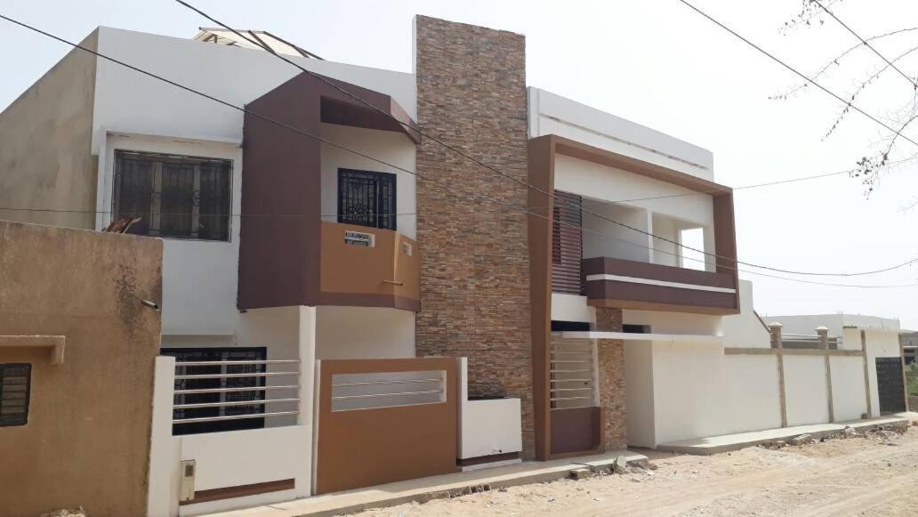 Saly - Villa Kage 6 Chambres -Clim-Wifi-Eau Chaude-Billard-Babyfoot-Ping Pong-Canal - Electricite Non Comprise ภายนอก รูปภาพ