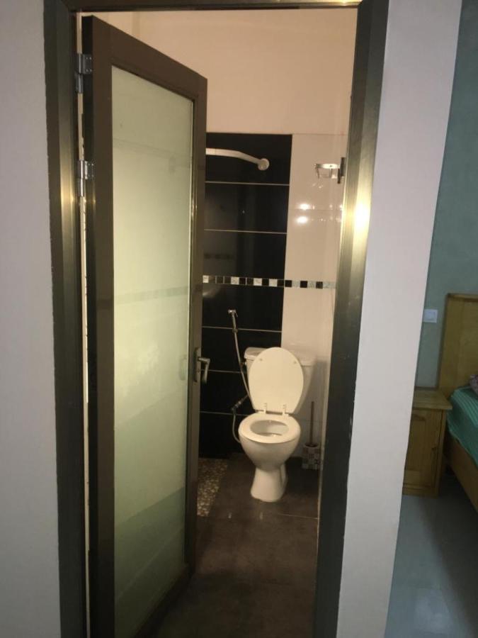 Saly - Villa Kage 6 Chambres -Clim-Wifi-Eau Chaude-Billard-Babyfoot-Ping Pong-Canal - Electricite Non Comprise ภายนอก รูปภาพ