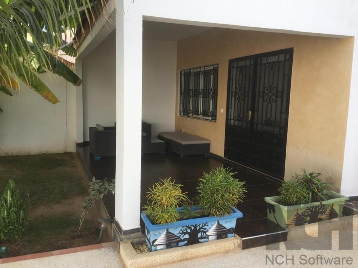 Saly - Villa Kage 6 Chambres -Clim-Wifi-Eau Chaude-Billard-Babyfoot-Ping Pong-Canal - Electricite Non Comprise ภายนอก รูปภาพ